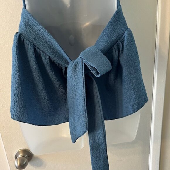 Sexist Top Ever~ Backless Halter Flare Style Top - Picture 7 of 8